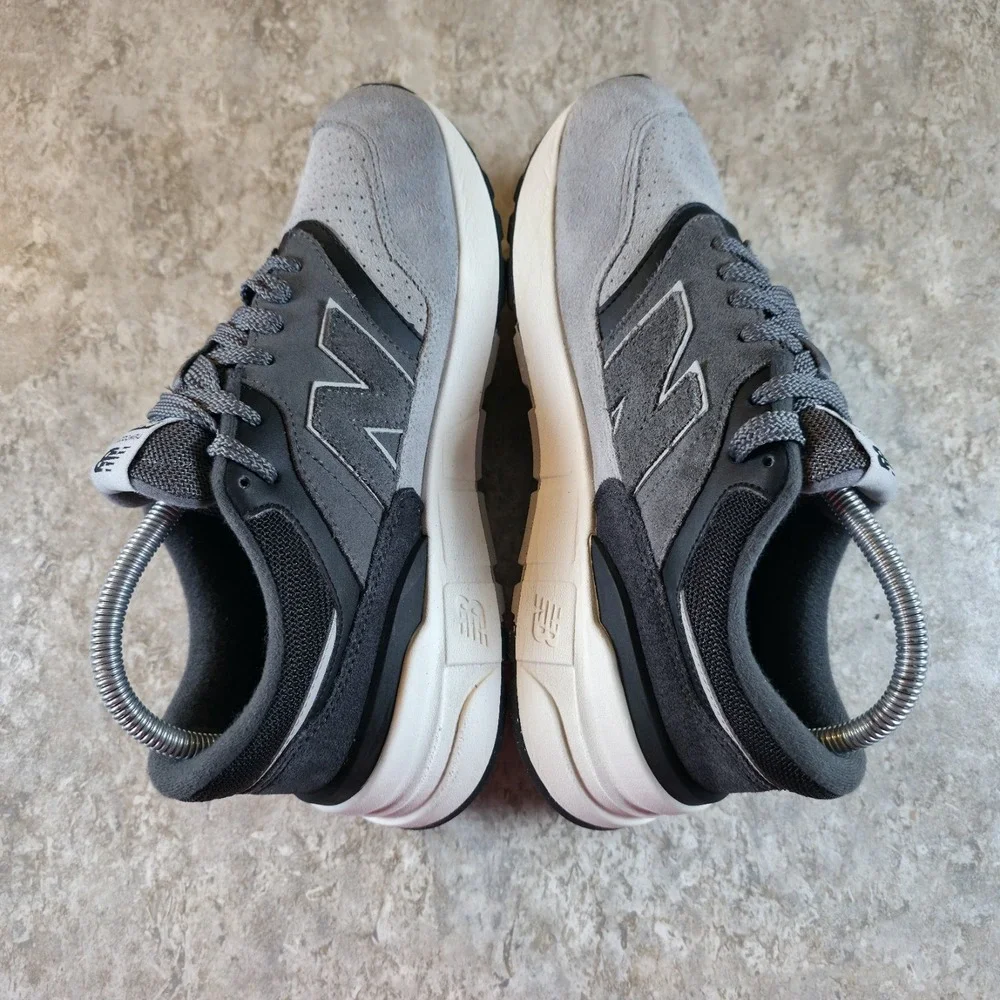 New Balance 997R Running Shoes Black Gray White Men's 7 D / Women's 8.5 Wide